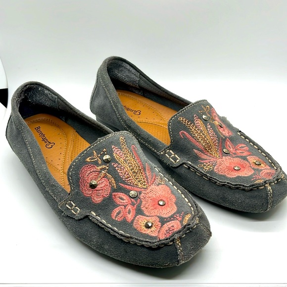 baretraps otella embroidered suede loafer